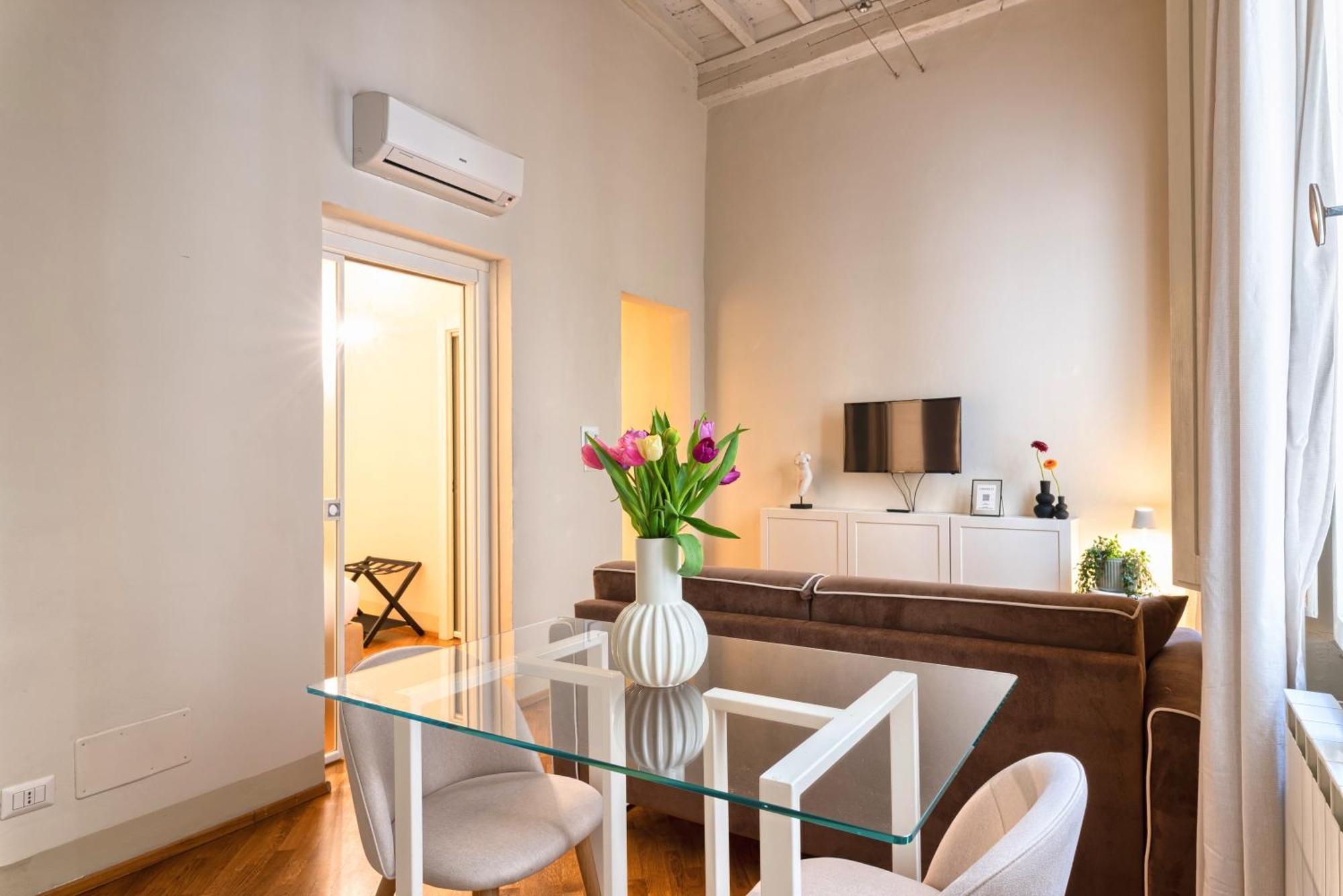Loggia 17 Apartment