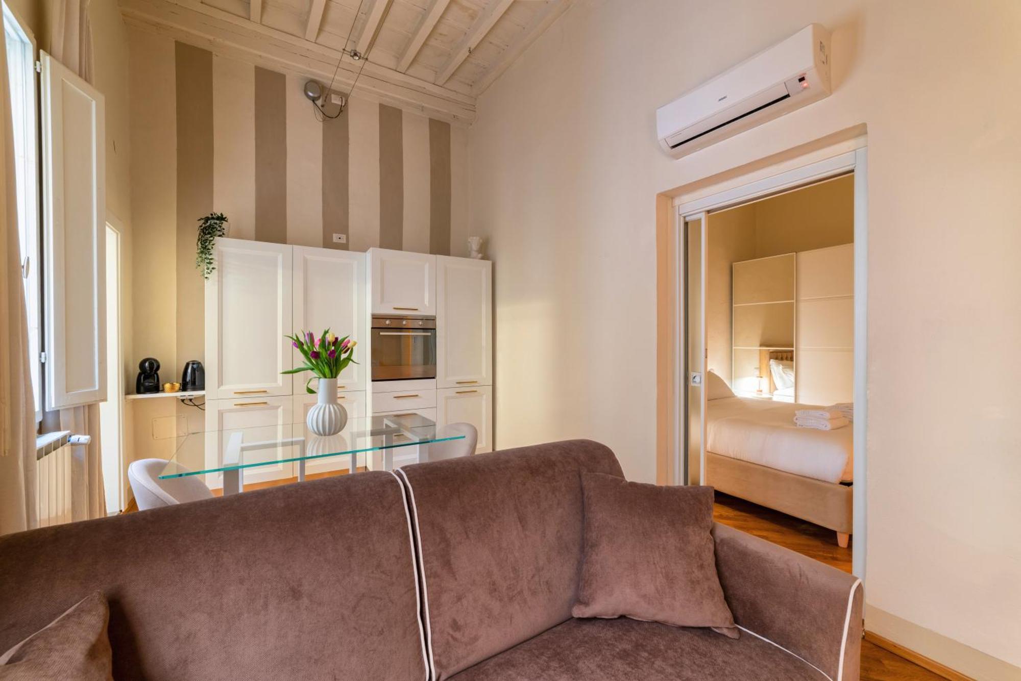Apartment Loggia 17 *